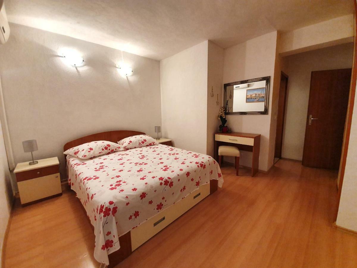 Apartmani Renata Brela Extérieur photo